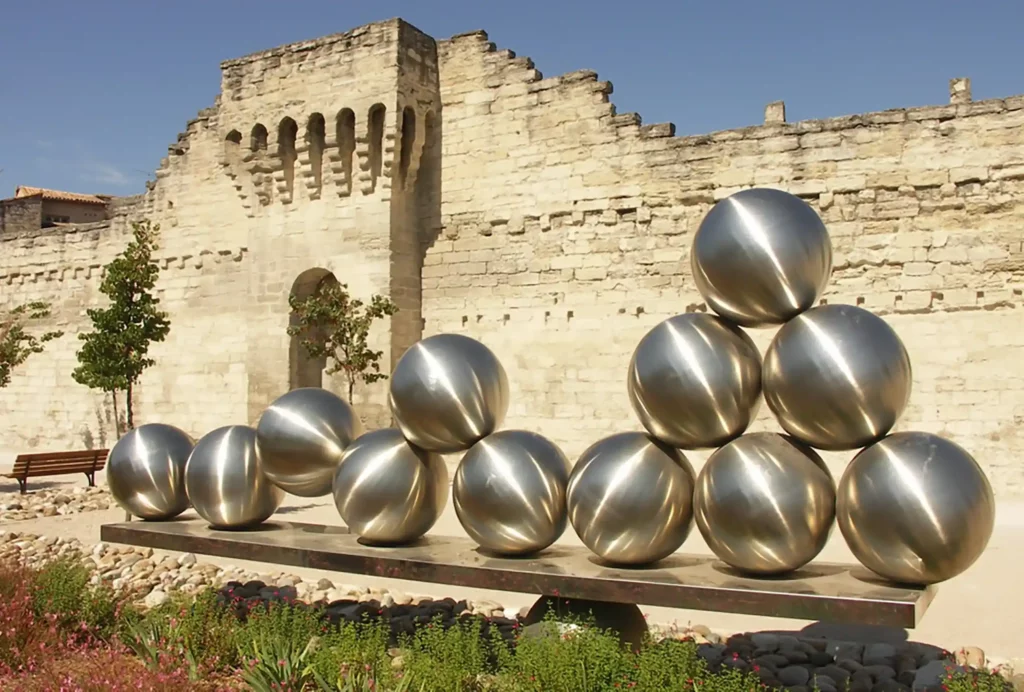 Brigitte Nahon : la sculptrice équilibriste