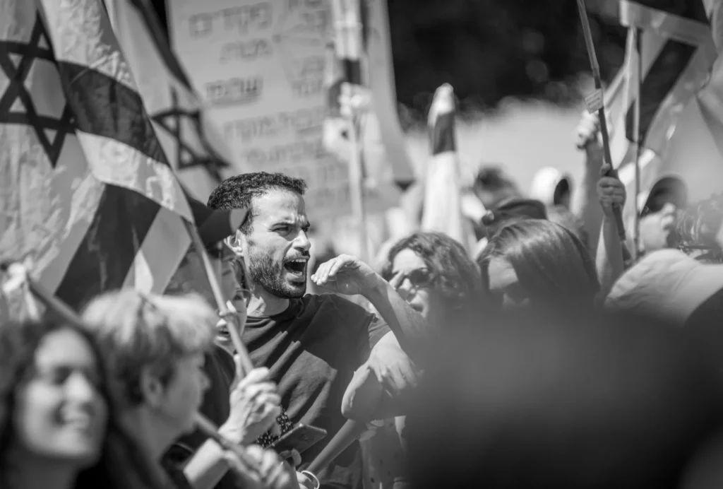 Manifester au regard du droit juif